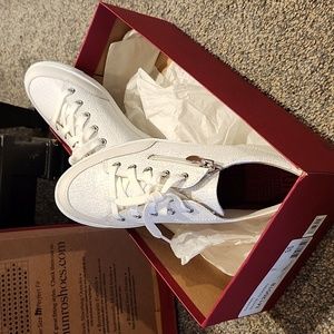 White Leather dressy Sneakers